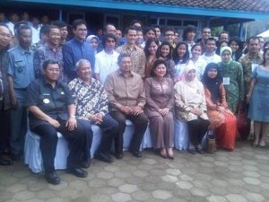 foto bersama Presiden SBY dan Ibu Negara, Gubernur Jabar, Ketua DPRD Jabar,